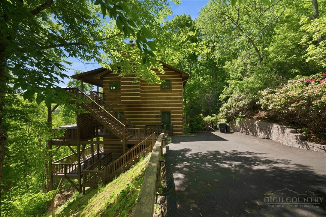 Image number 21 for the current listing