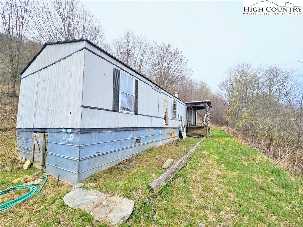 Image number 3 for the current listing