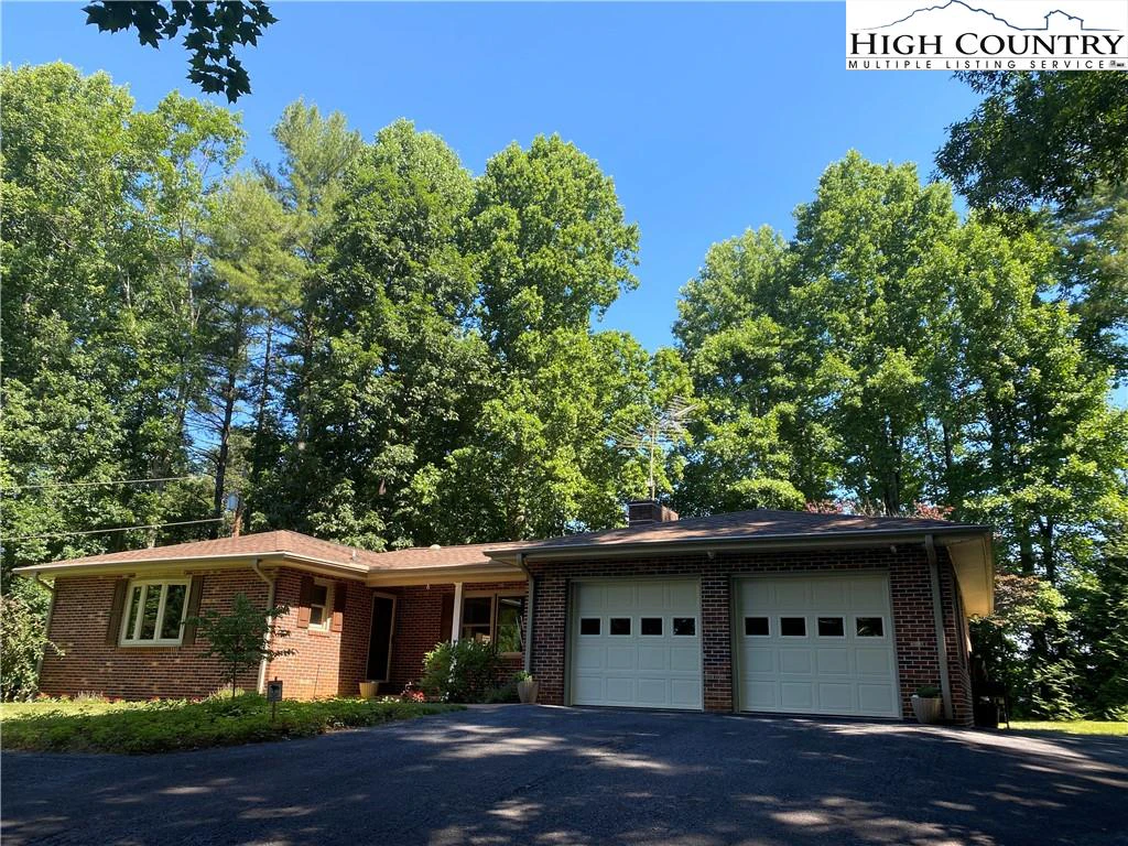 Image number 1 for the current listing