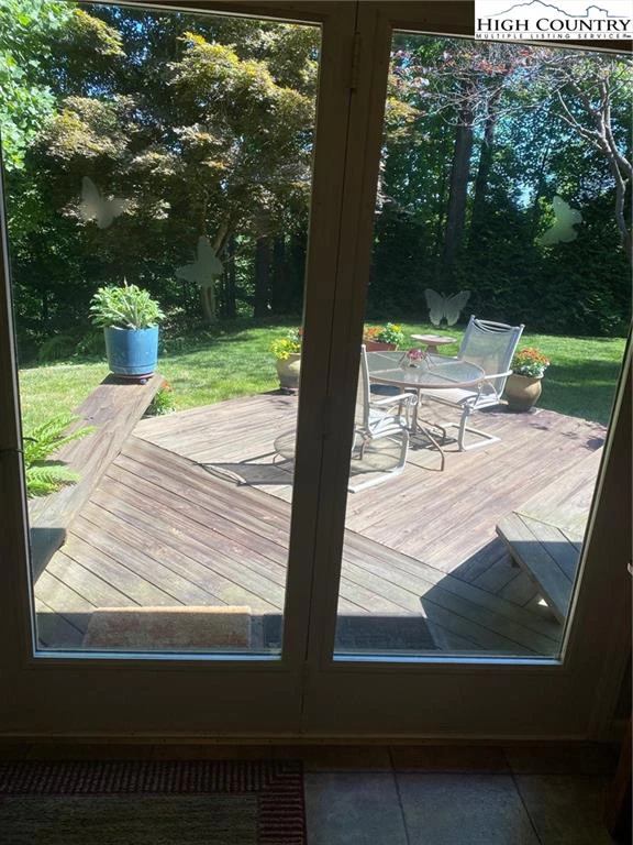 Image number 2 for the current listing