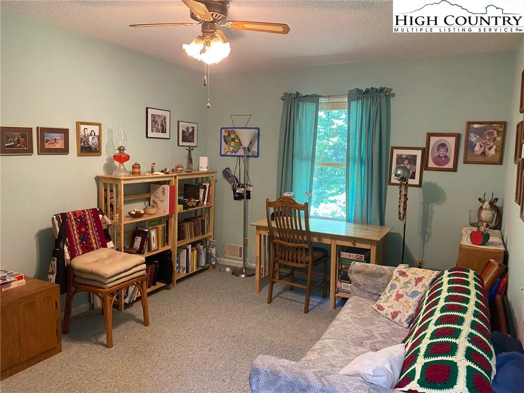 Image number 12 for the current listing