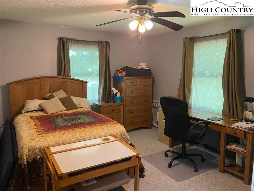 Image number 10 for the current listing