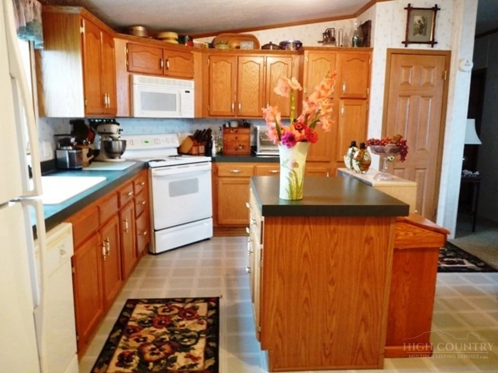 Image number 20 for the current listing