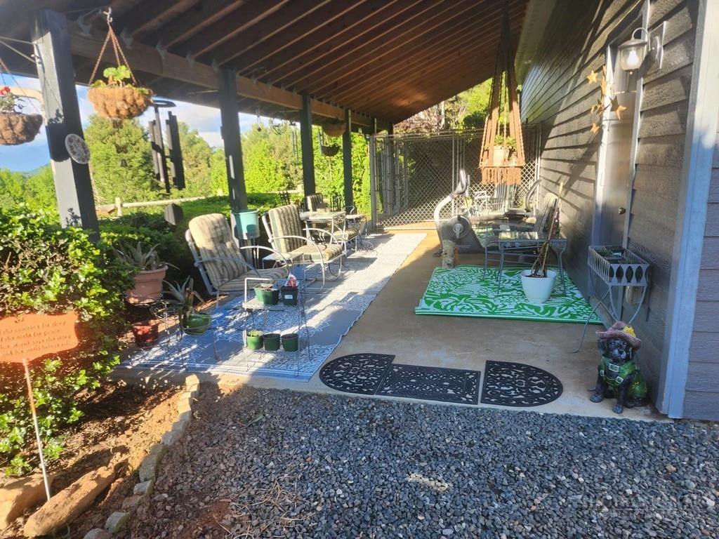 Image number 4 for the current listing