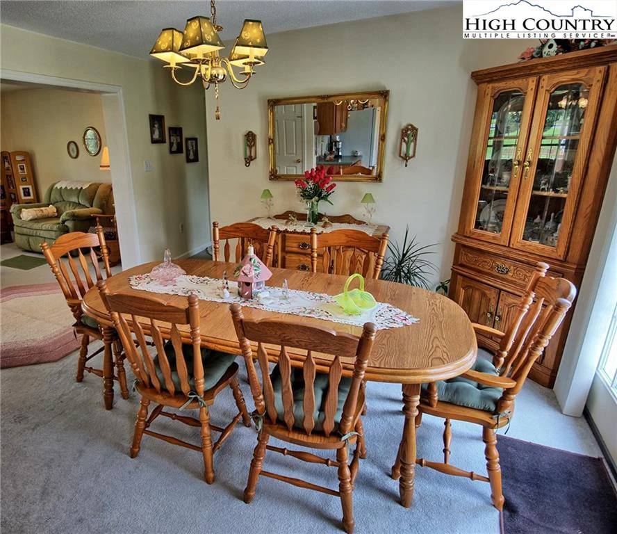 Image number 13 for the current listing