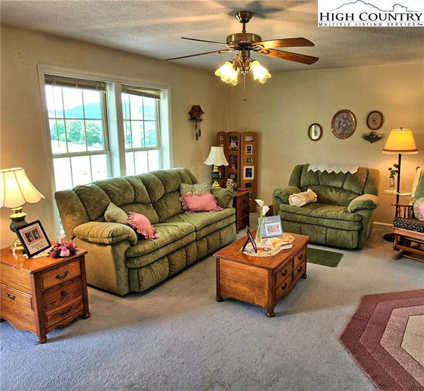 Image number 2 for the current listing