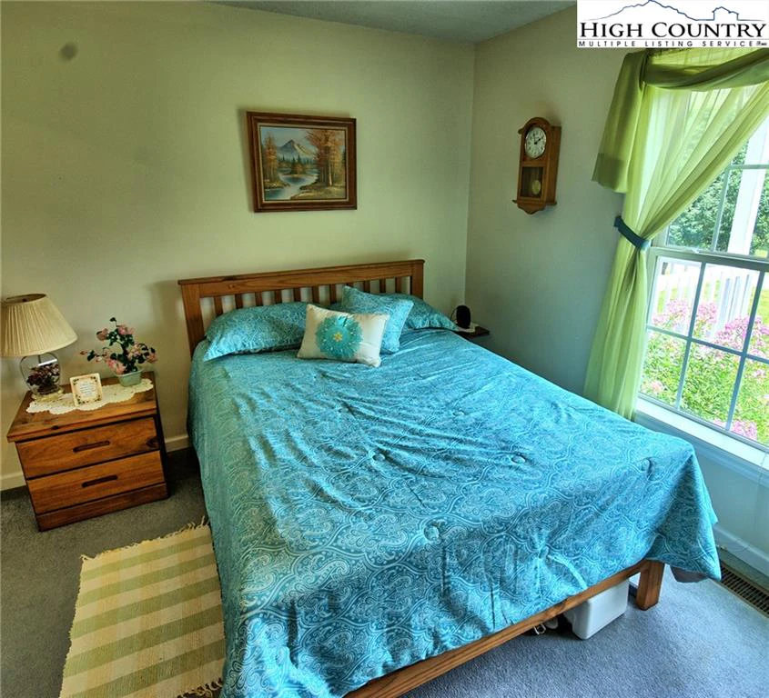 Image number 7 for the current listing