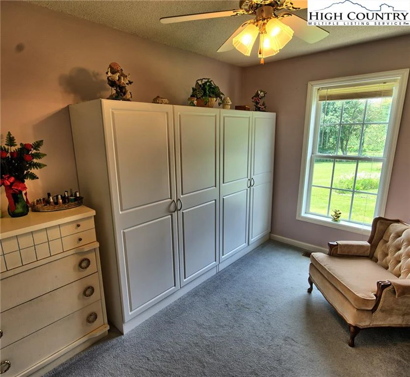 Image number 6 for the current listing