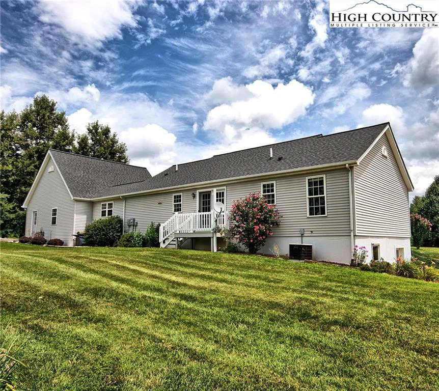 Image number 18 for the current listing