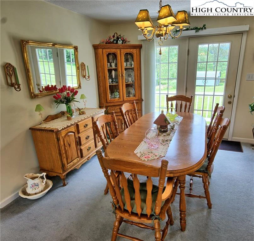 Image number 14 for the current listing