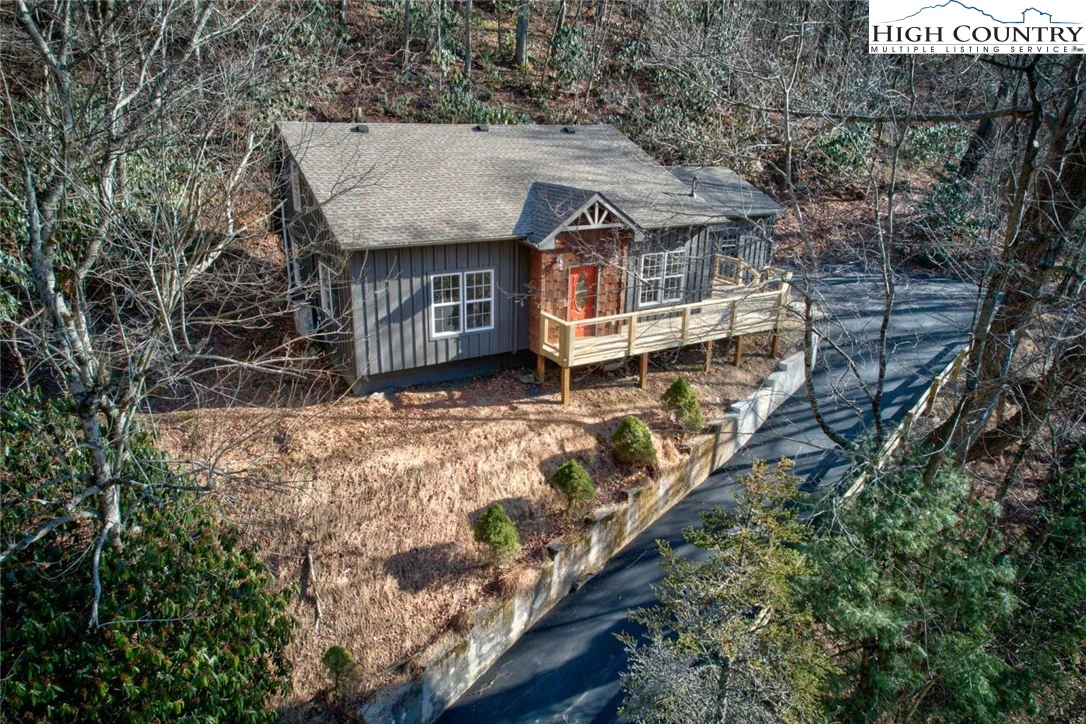 Image number 1 for the current listing