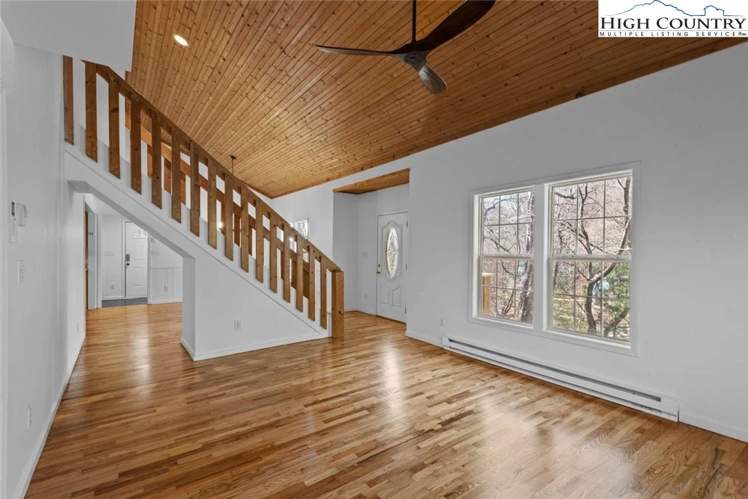 Image number 2 for the current listing