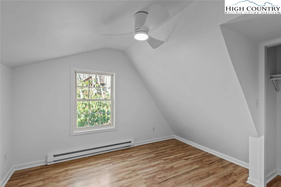 Image number 10 for the current listing