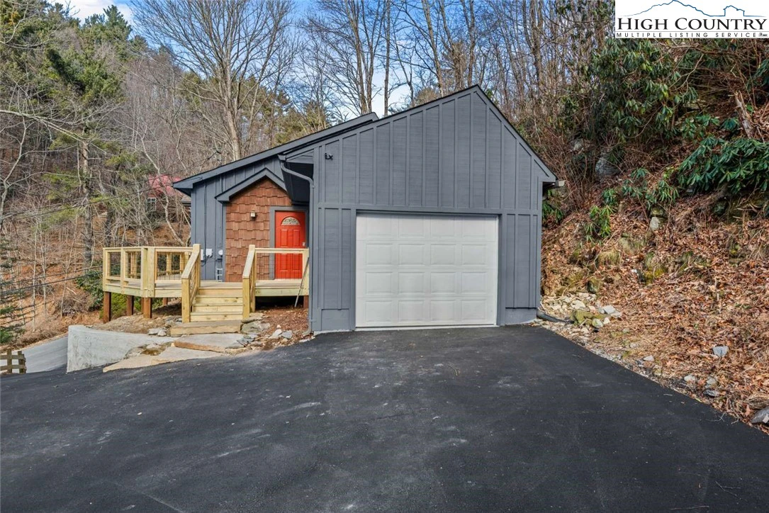 Image number 3 for the current listing