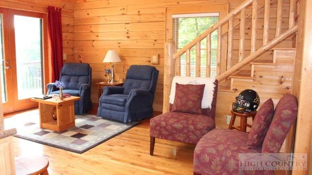 Image number 11 for the current listing