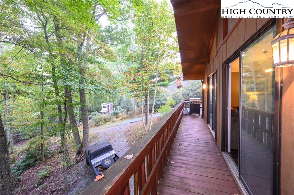 Image number 12 for the current listing