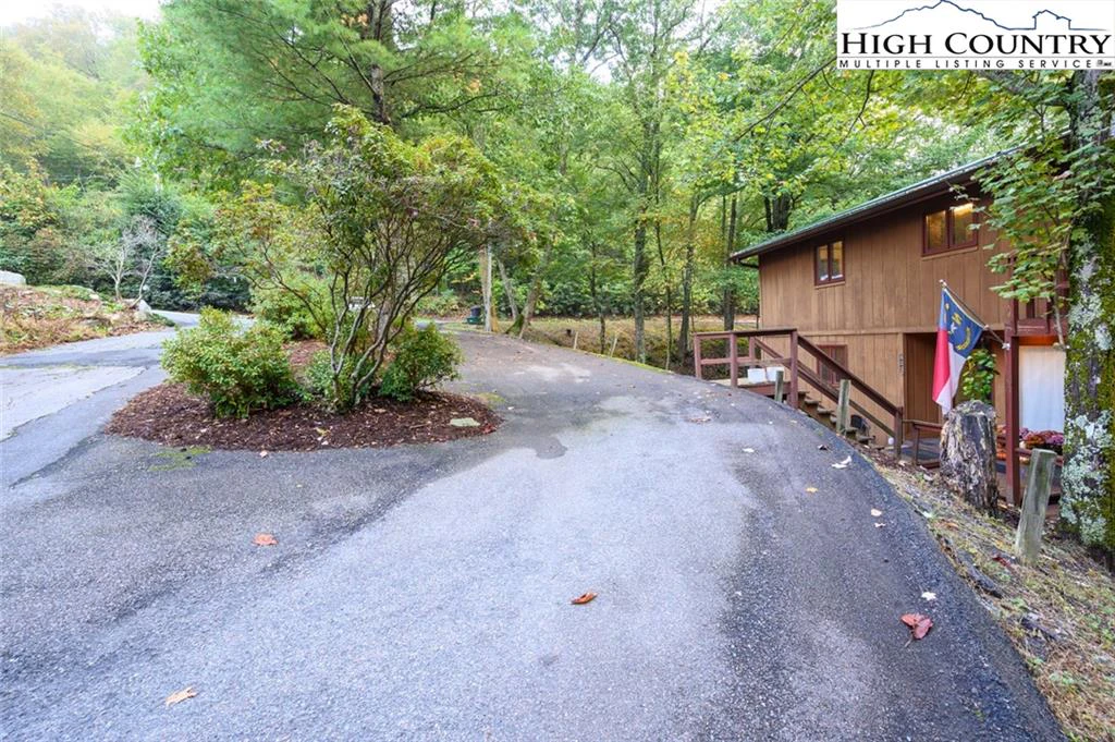 Image number 20 for the current listing