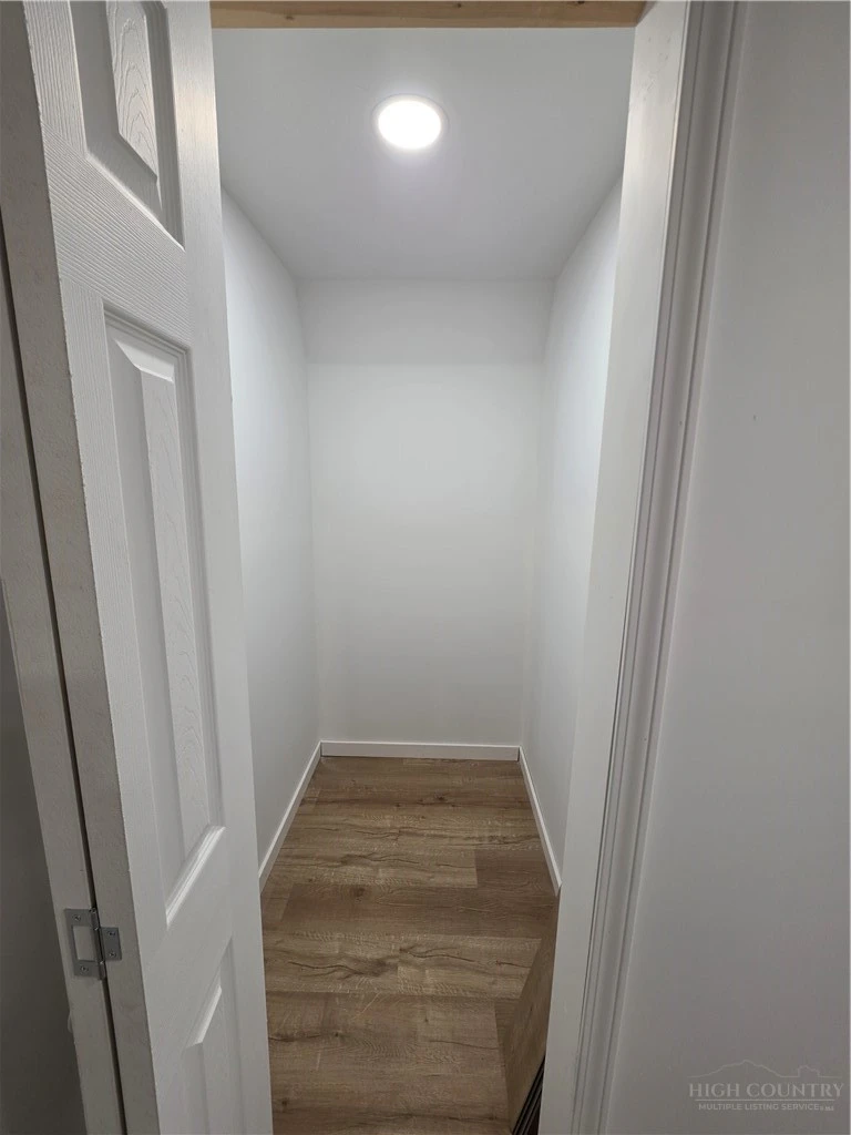 Image number 3 for the current listing