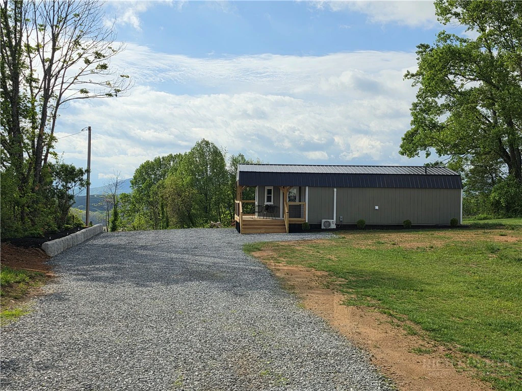 Image number 19 for the current listing