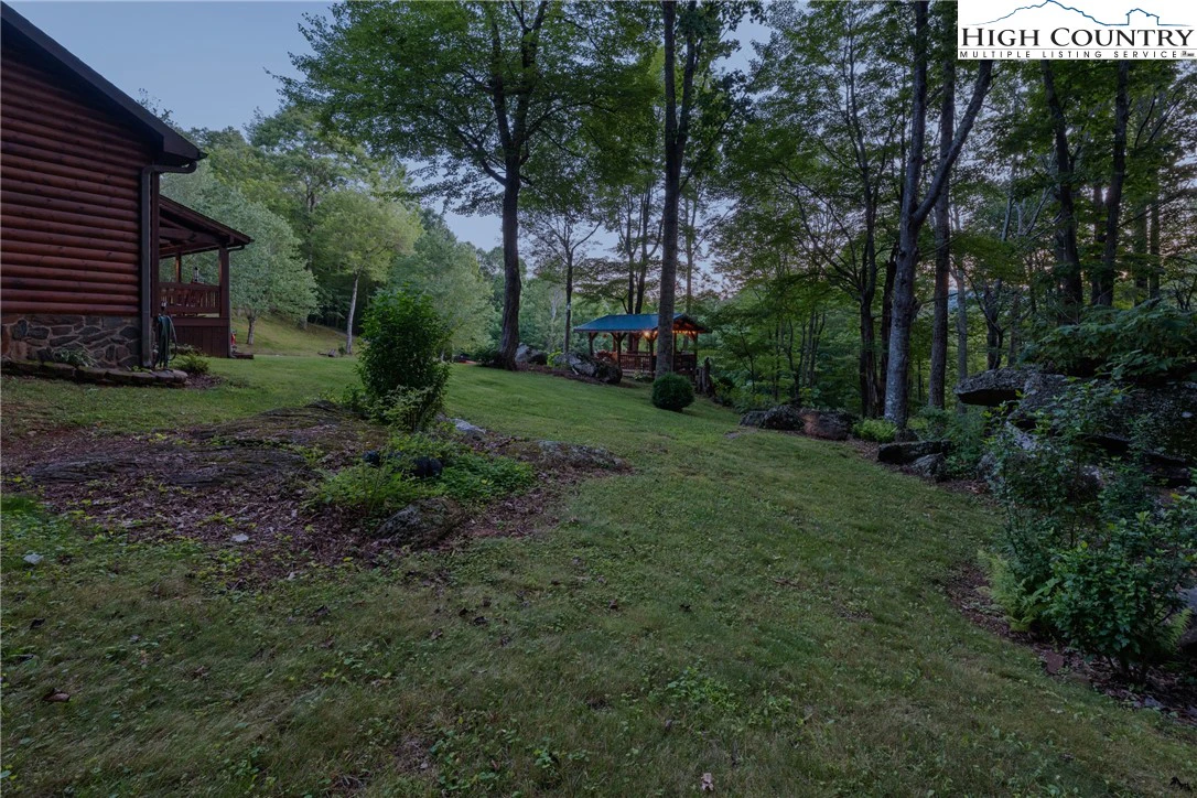 Image number 16 for the current listing