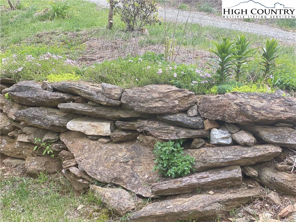 Image number 9 for the current listing