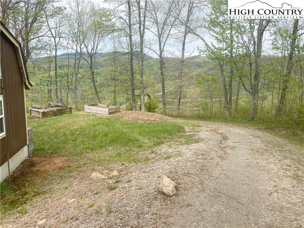 Image number 14 for the current listing