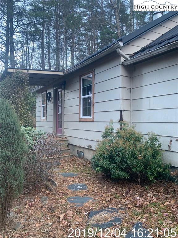 Image number 7 for the current listing