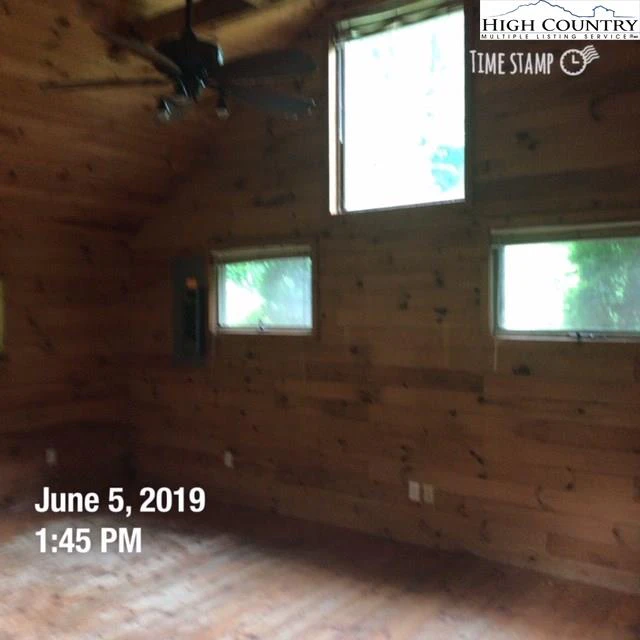 Image number 11 for the current listing