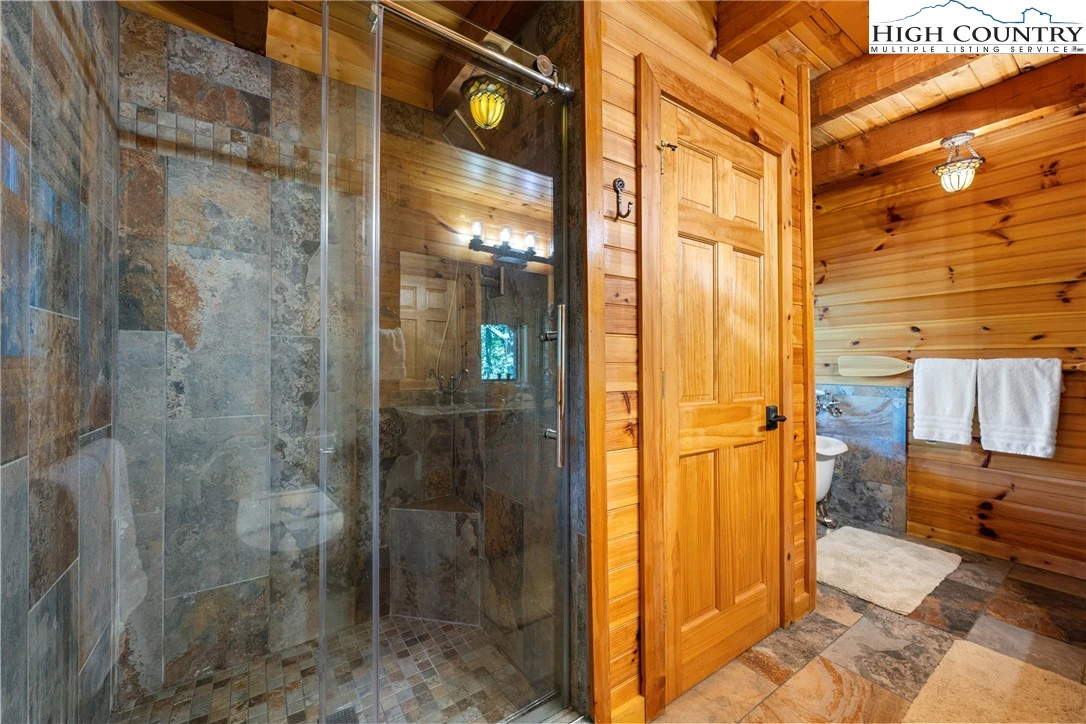 Image number 3 for the current listing