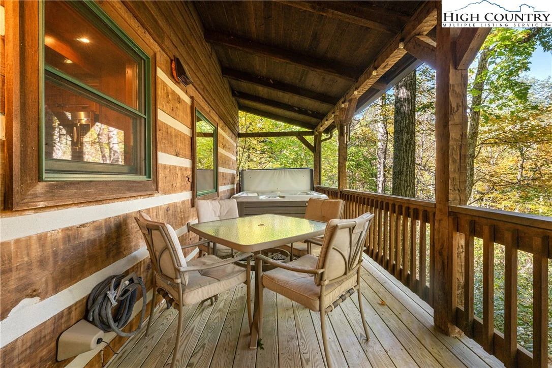 Image number 14 for the current listing