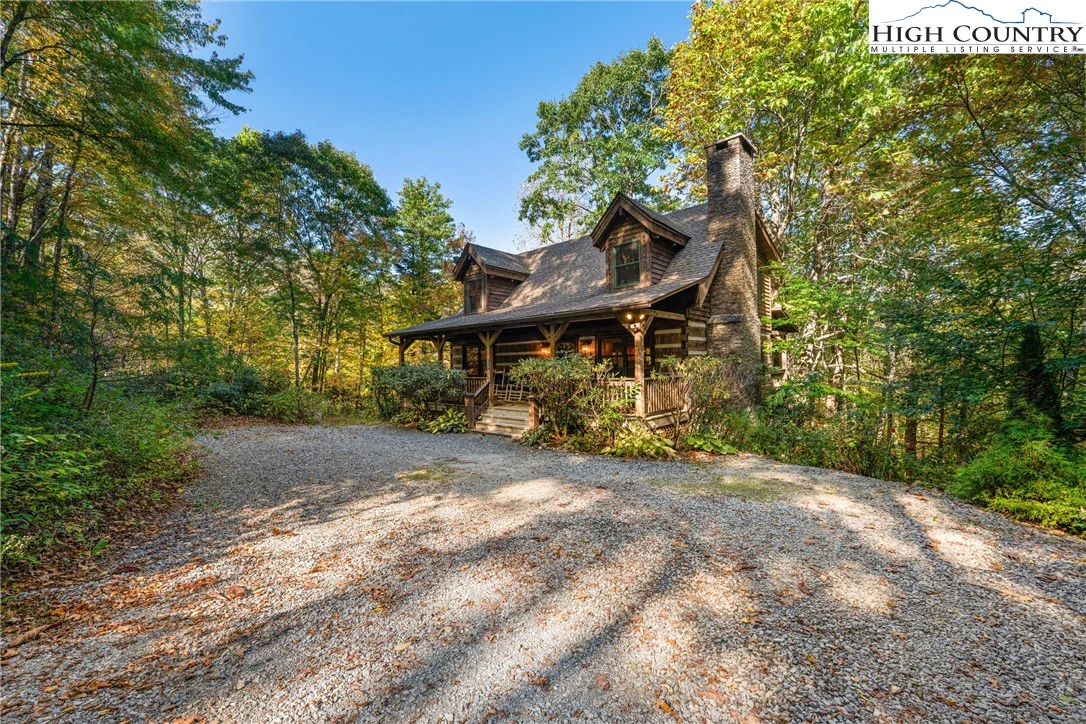 Image number 1 for the current listing
