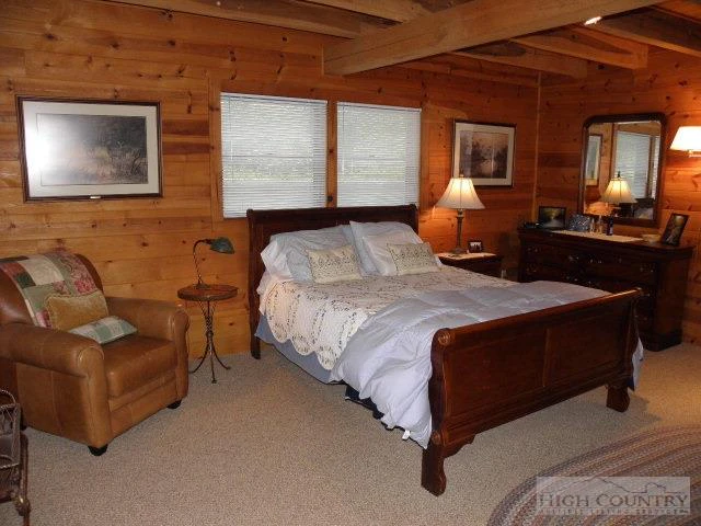 Image number 21 for the current listing