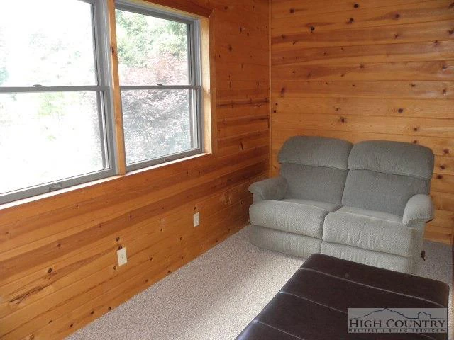 Image number 11 for the current listing