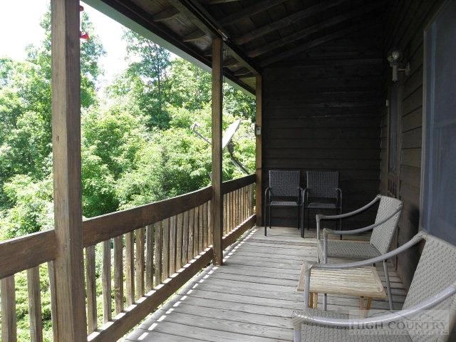 Image number 3 for the current listing