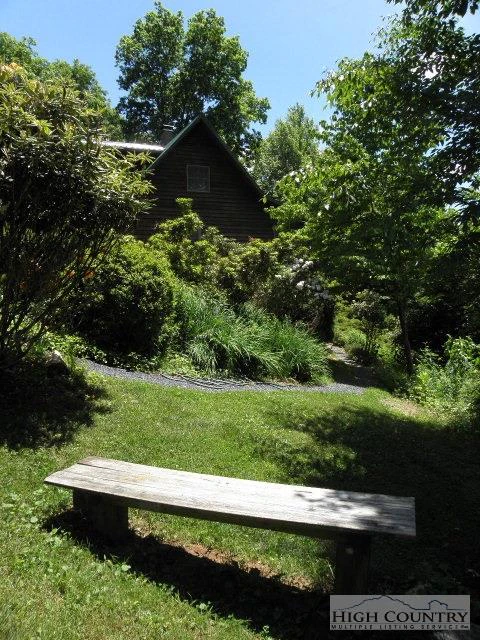Image number 13 for the current listing