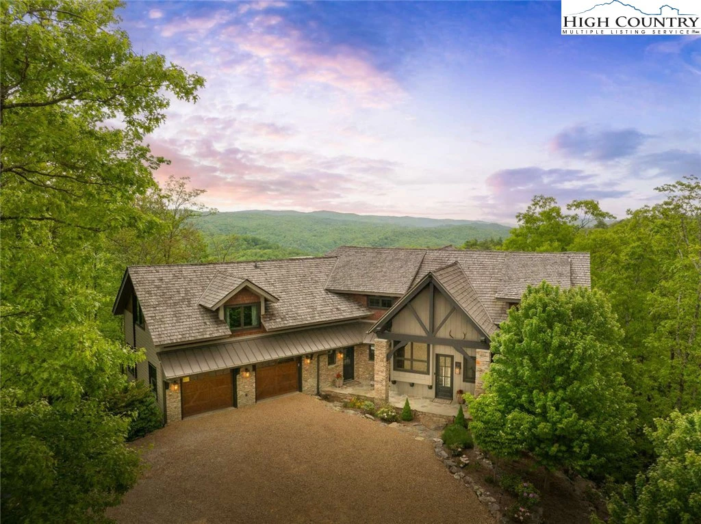 Image number 1 for the current listing