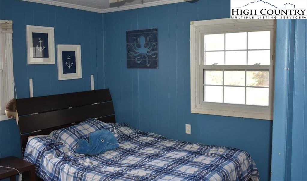 Image number 9 for the current listing