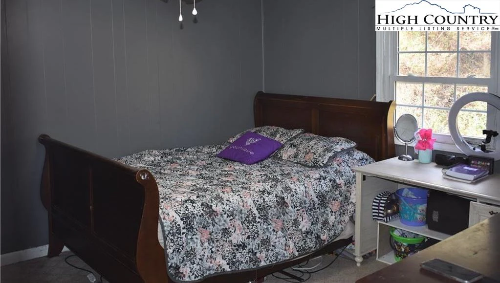 Image number 8 for the current listing