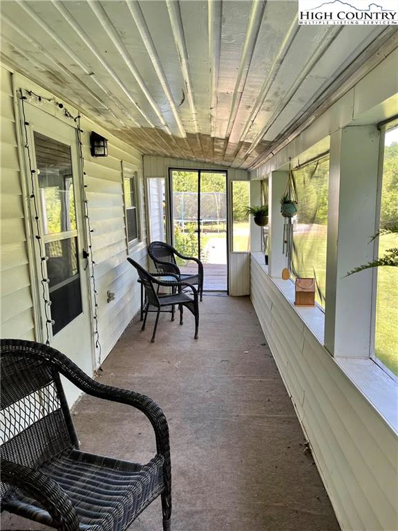 Image number 7 for the current listing