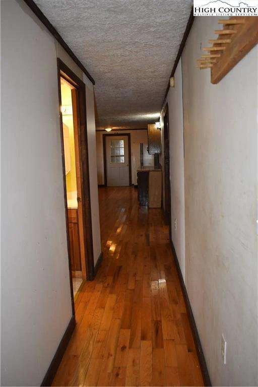 Image number 7 for the current listing
