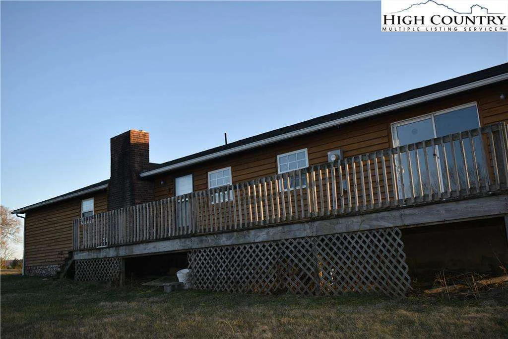 Image number 28 for the current listing