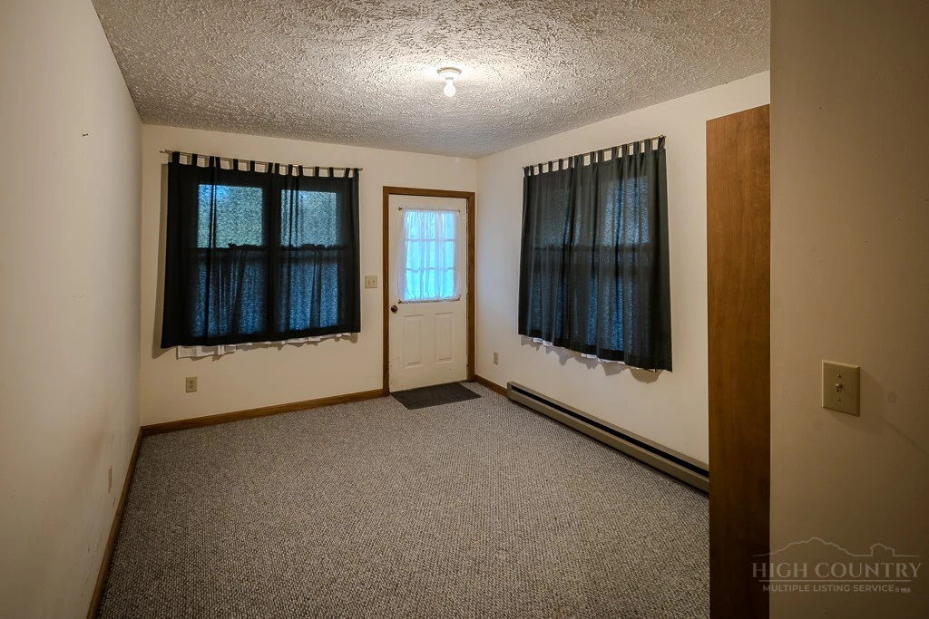Image number 9 for the current listing
