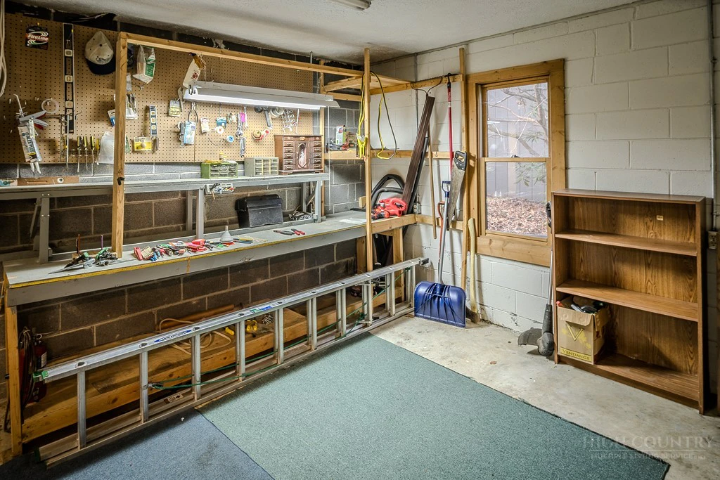 Image number 13 for the current listing