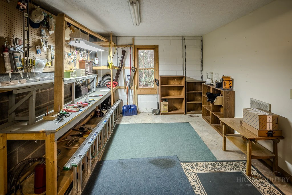 Image number 12 for the current listing