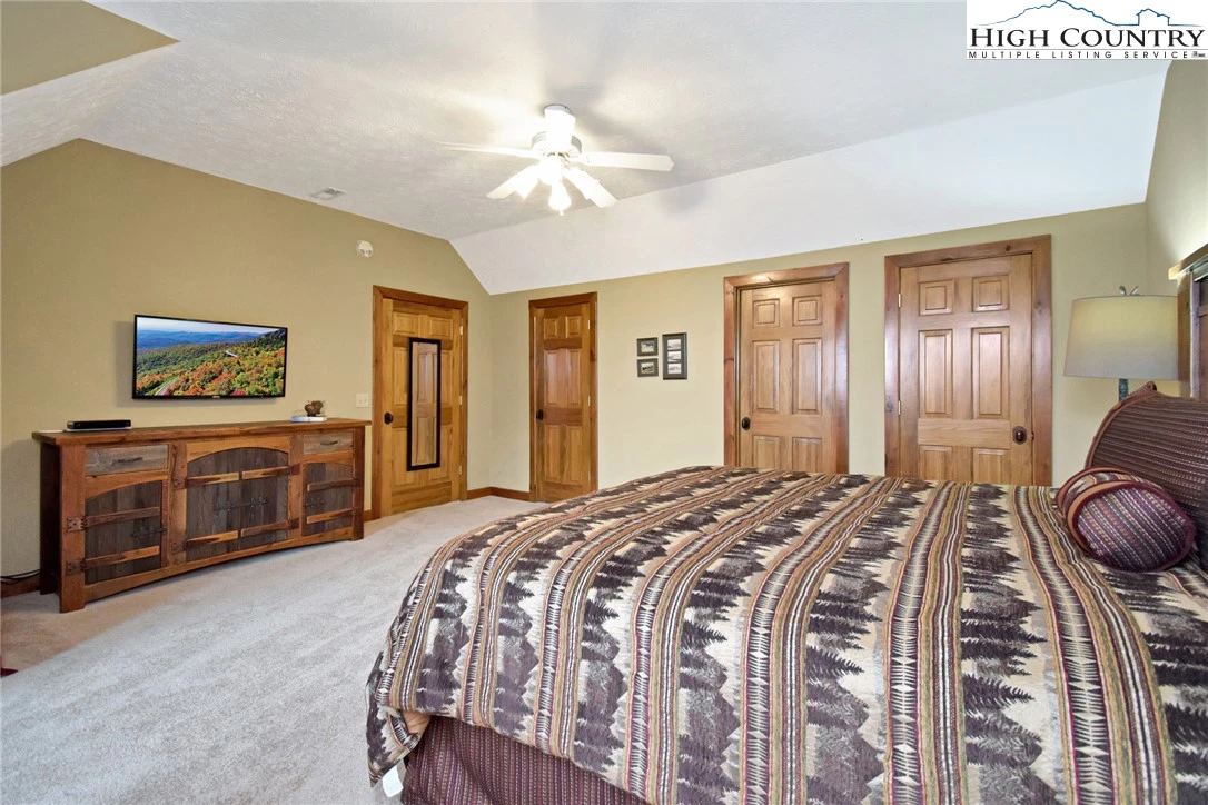 Image number 7 for the current listing