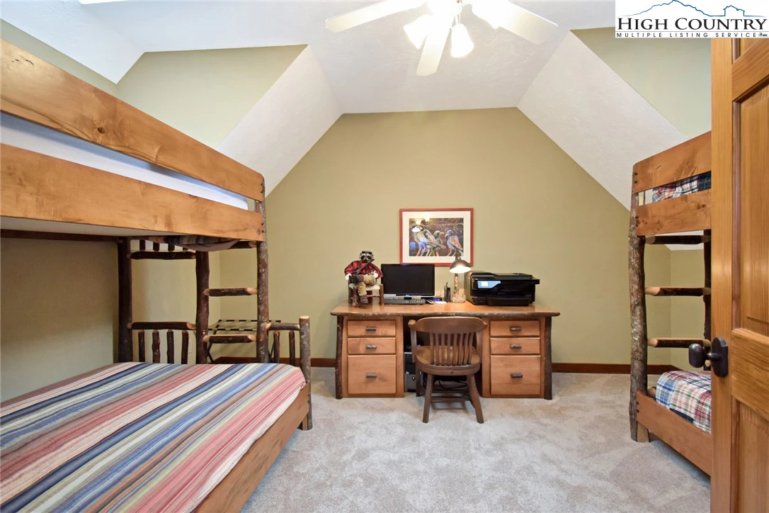Image number 8 for the current listing