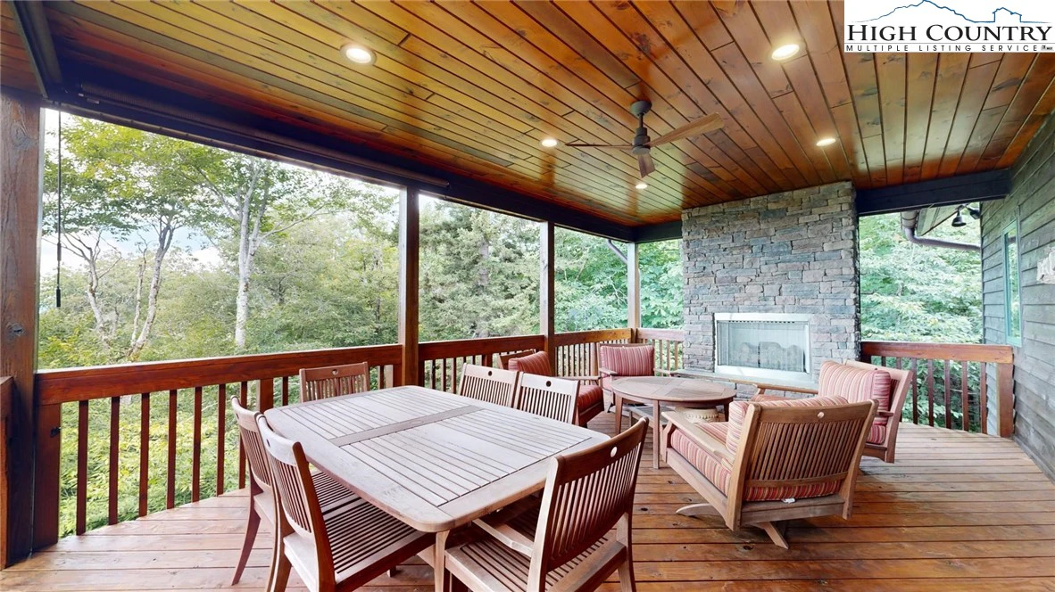 Image number 18 for the current listing