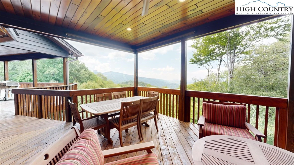Image number 19 for the current listing
