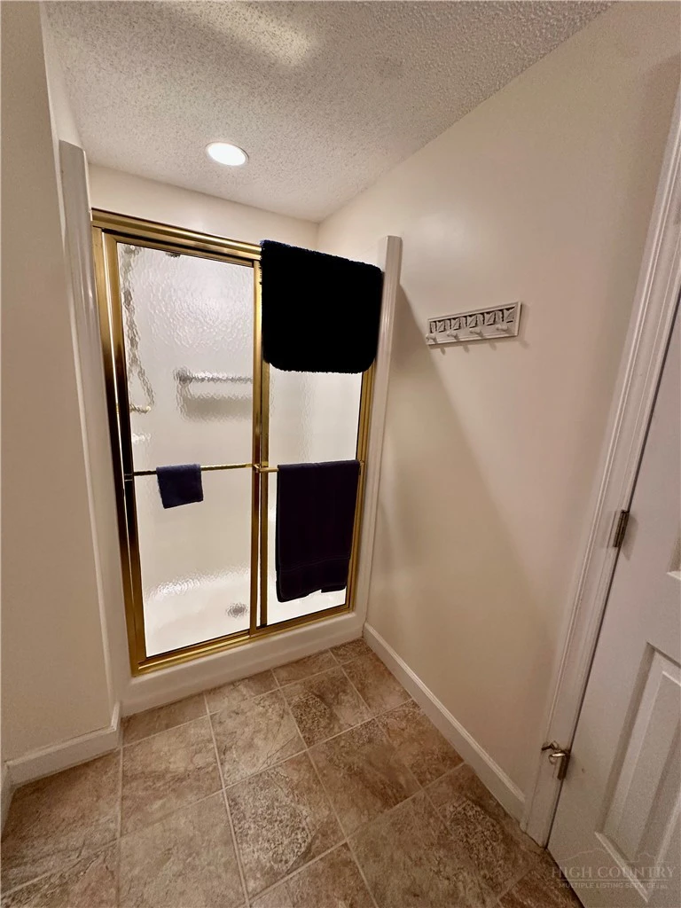 Image number 7 for the current listing