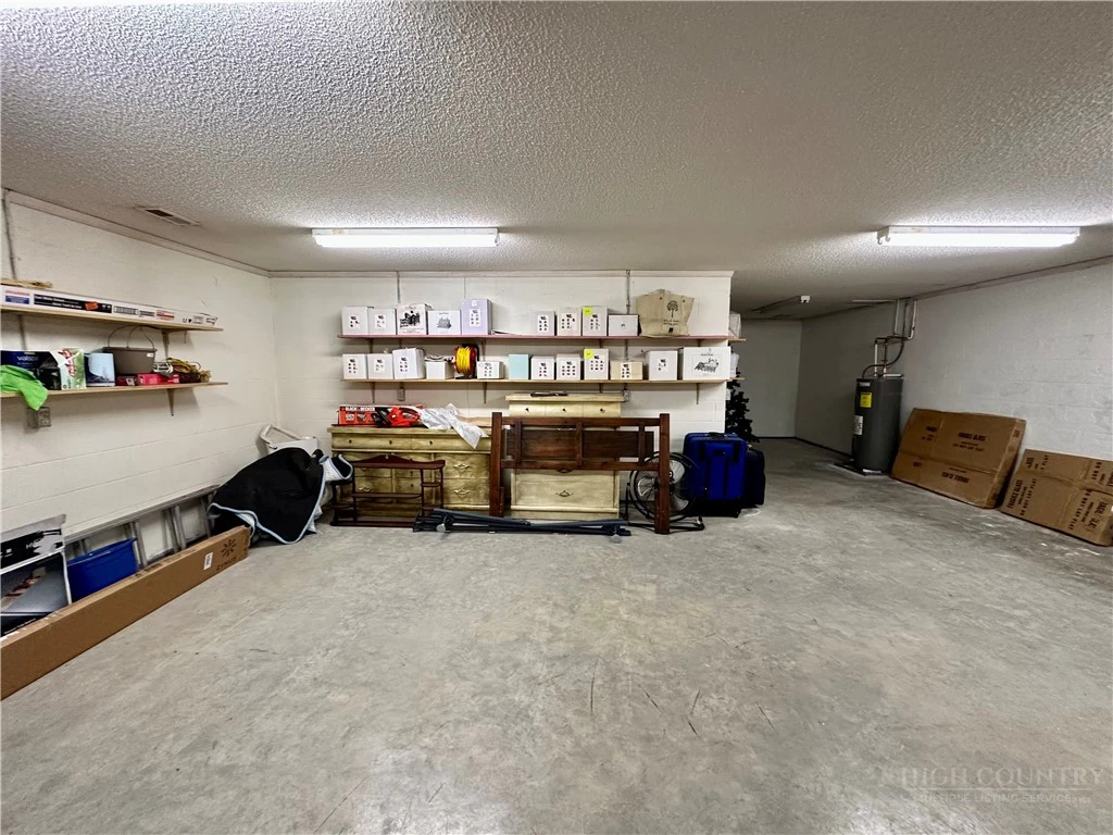 Image number 9 for the current listing